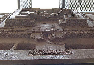 Maqueta del conjunto de Cancho Roano, Zalamea la Real